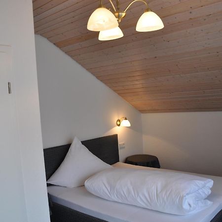 Gaestehaus Ullmannshof Kirchheim am Neckar Room photo