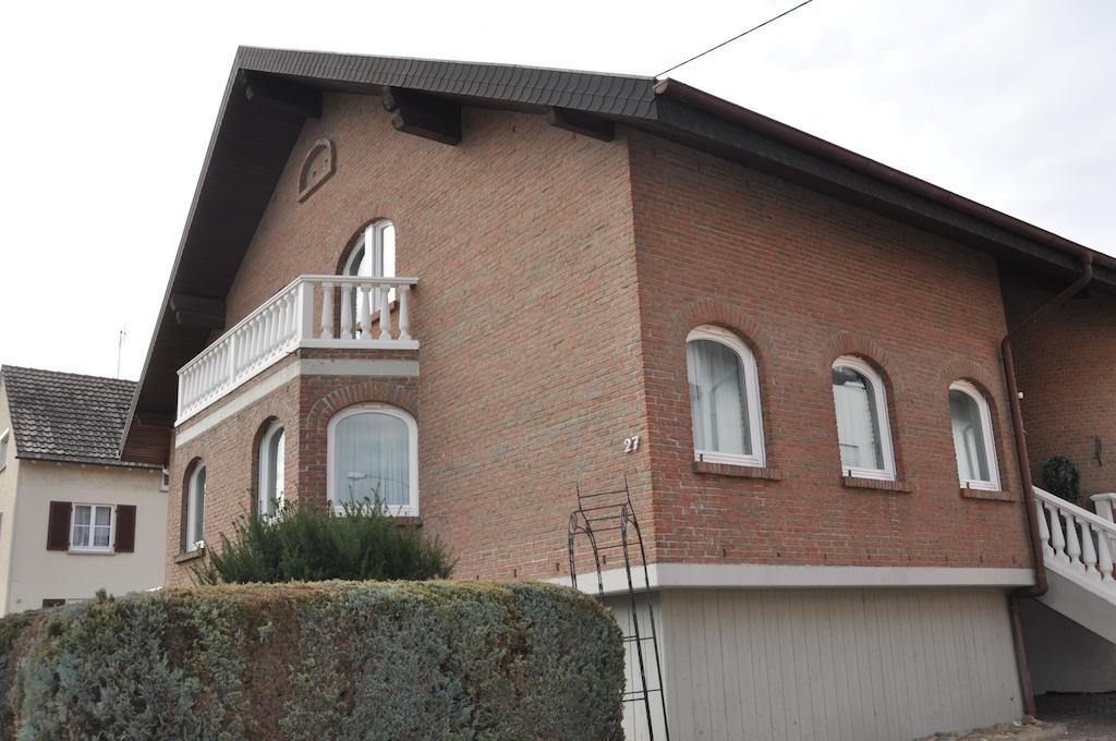 Gaestehaus Ullmannshof Kirchheim am Neckar Exterior photo